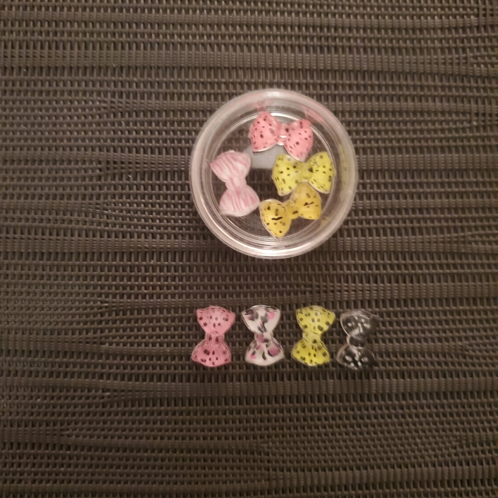 Custom Nail Art: 3D Rhinestones & Charms Set - Picture 5 of 7